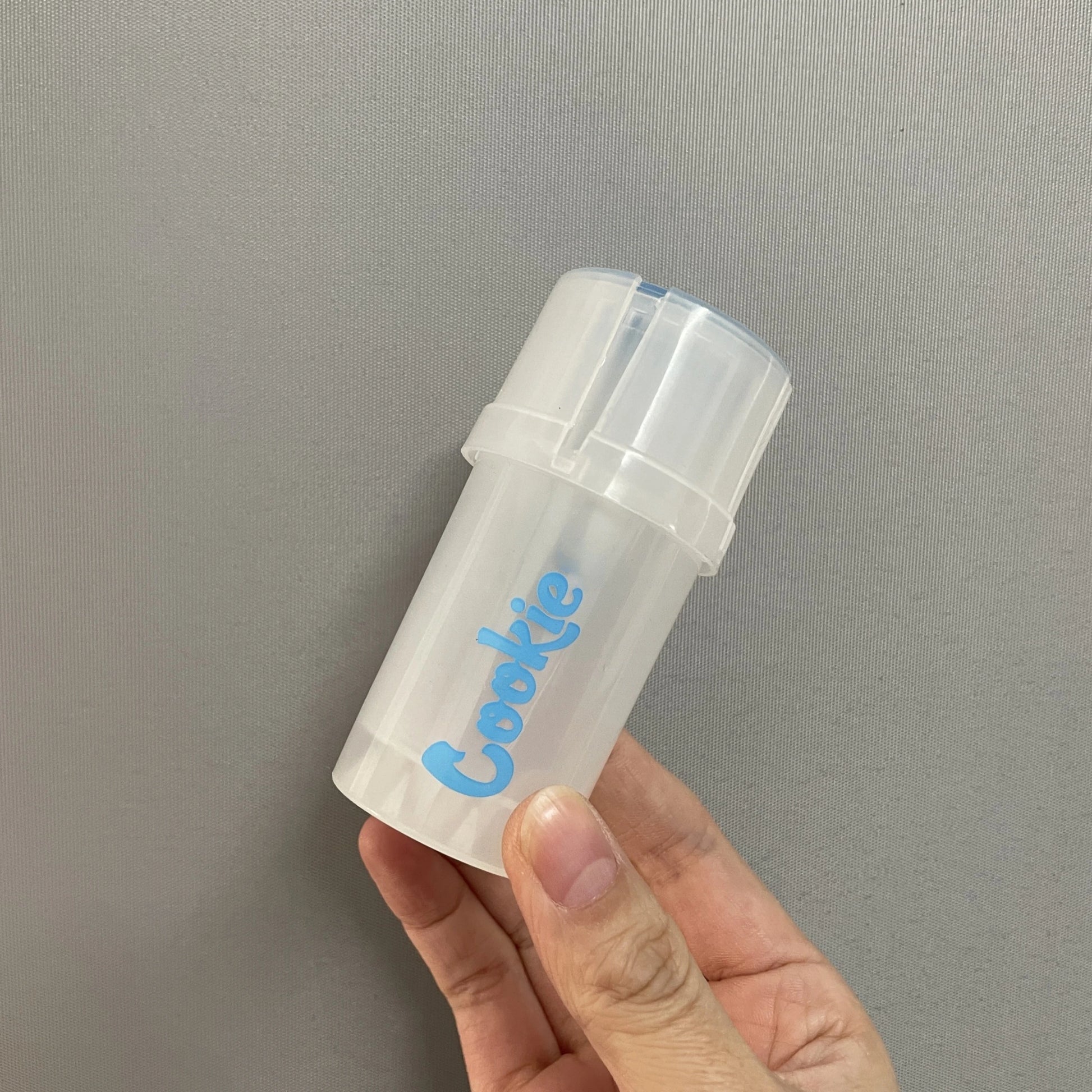 grinder mit aufbewahrung CrusherVault Luftdichter Grinder & Aufbewahrung – Cannabiothek