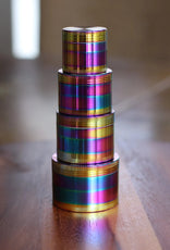 Stylischer 4-teiliger Regenbogen Aluminium-Grinder - Cannabiothek